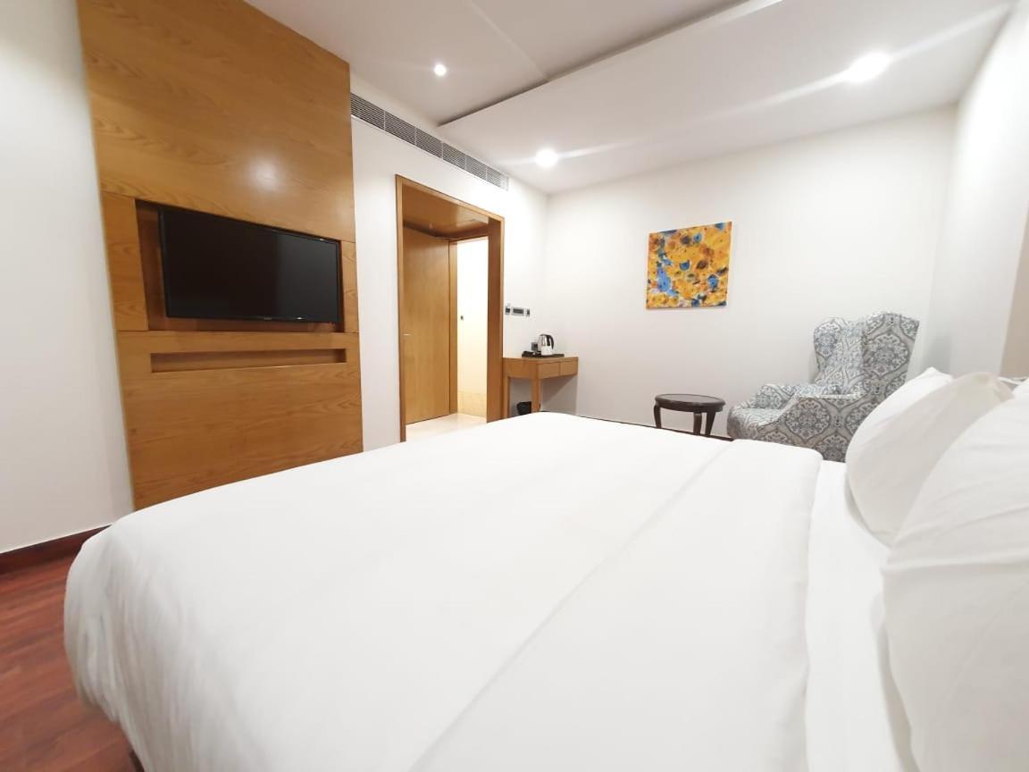 The Moziac Hotel Gwalior Ngoại thất bức ảnh