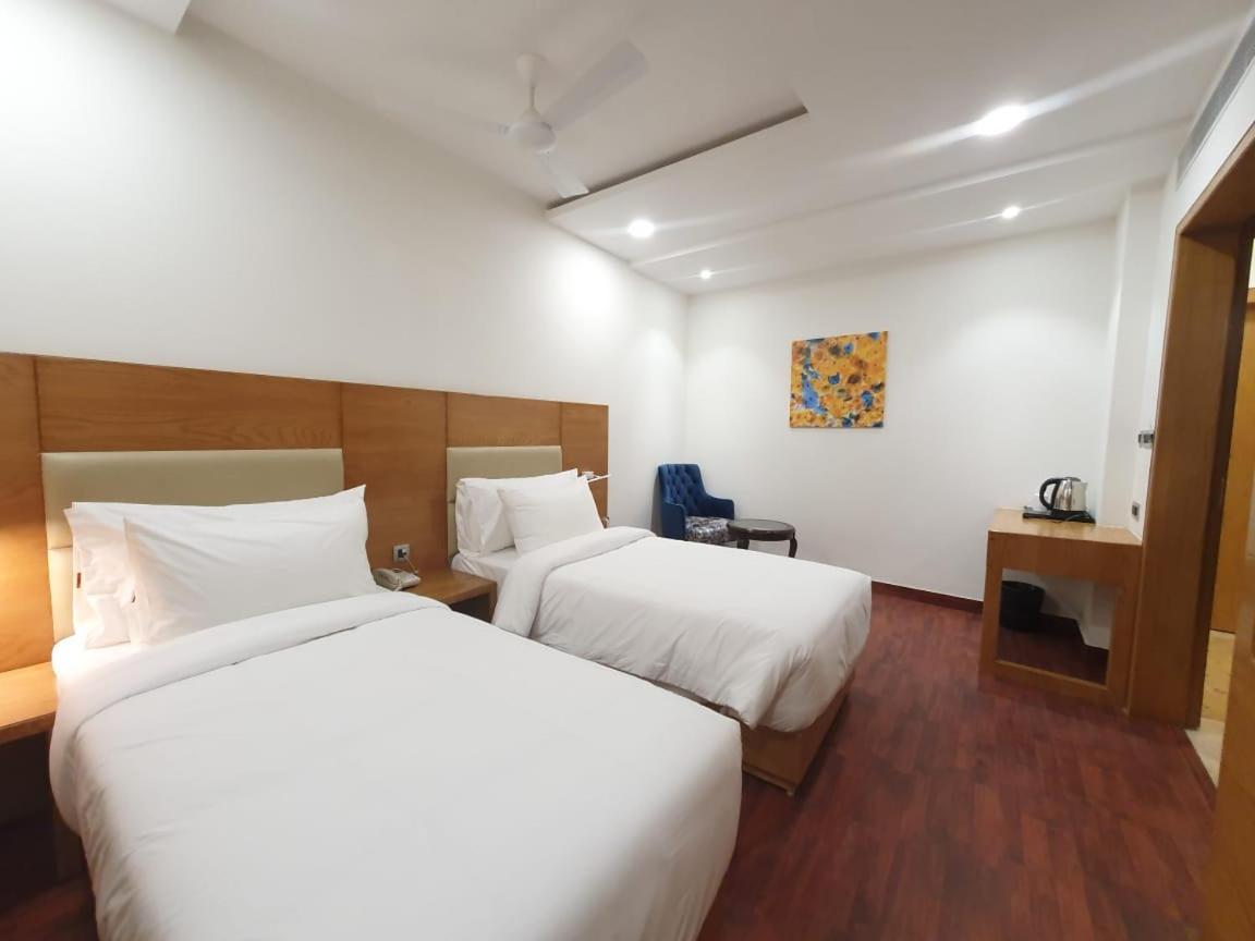 The Moziac Hotel Gwalior Ngoại thất bức ảnh